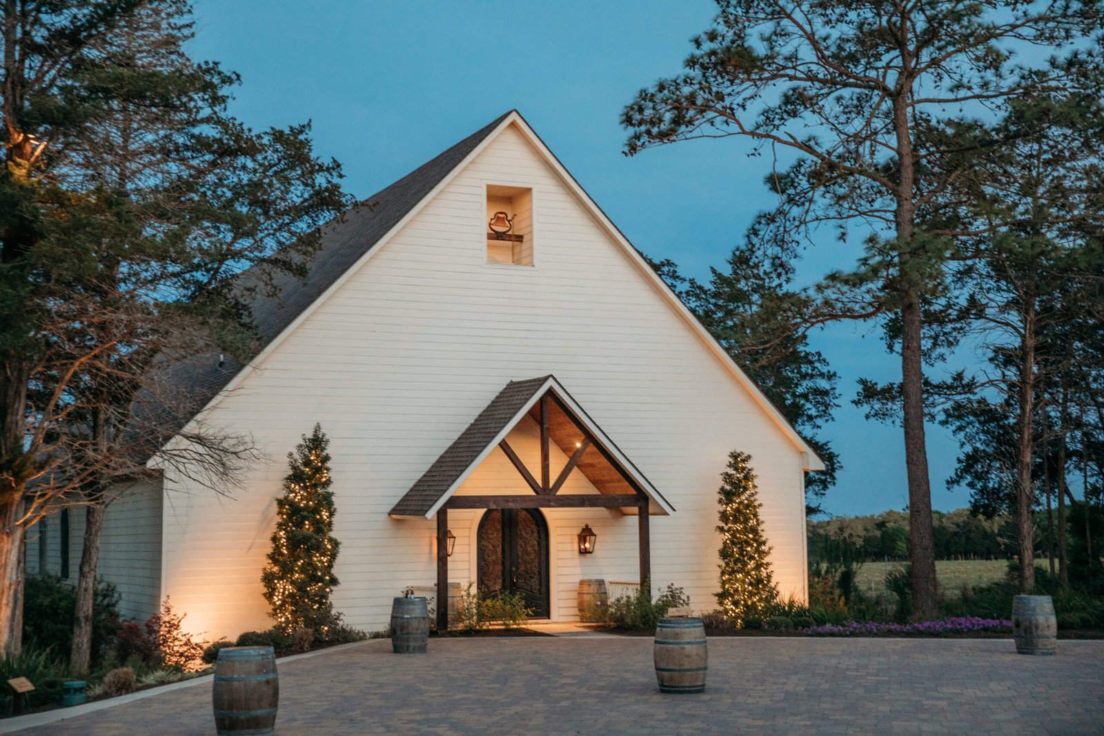 Lindsay & Sam — wedding at The Vine